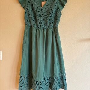 BloomChic Women’s Lace Dress